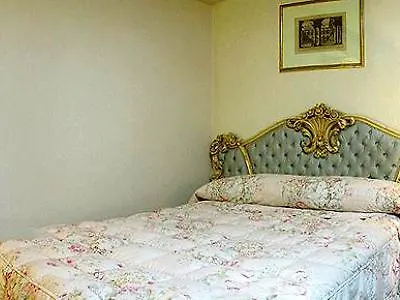 호텔 Crown Insadong 3*